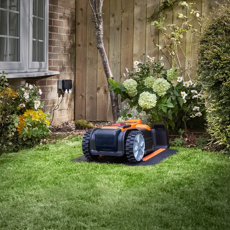 LawnMaster OcuMow® AMD18i-800 Plus | MX 24V Auto Charging Vision Robotic Lawnmower with App