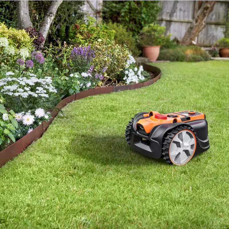 LawnMaster OcuMow® AMB16i-600 Plus | Auto Charging Vision Robot Lawn Mower with App