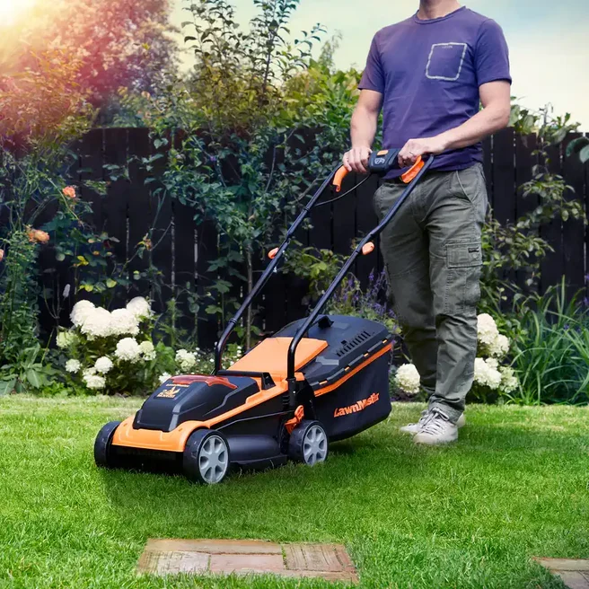 LawnMaster MX 24V 32cm | Cordless Lawn Mower