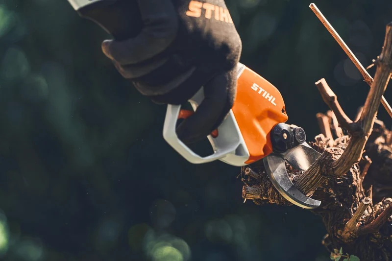 Stihl ASA 130 Akku-Astschere ohne Akku und Ladegerät