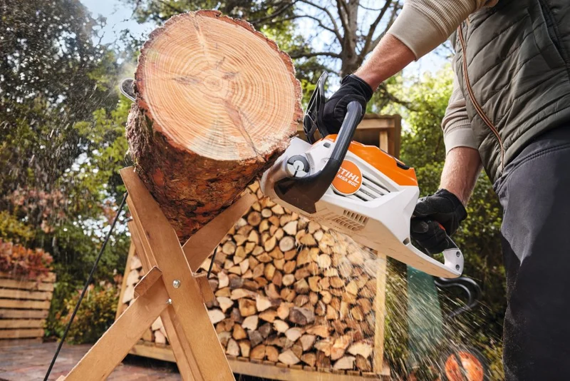 Stihl Akku-Kettensäge MSA 80 C-B ohne Akku und Ladegerät