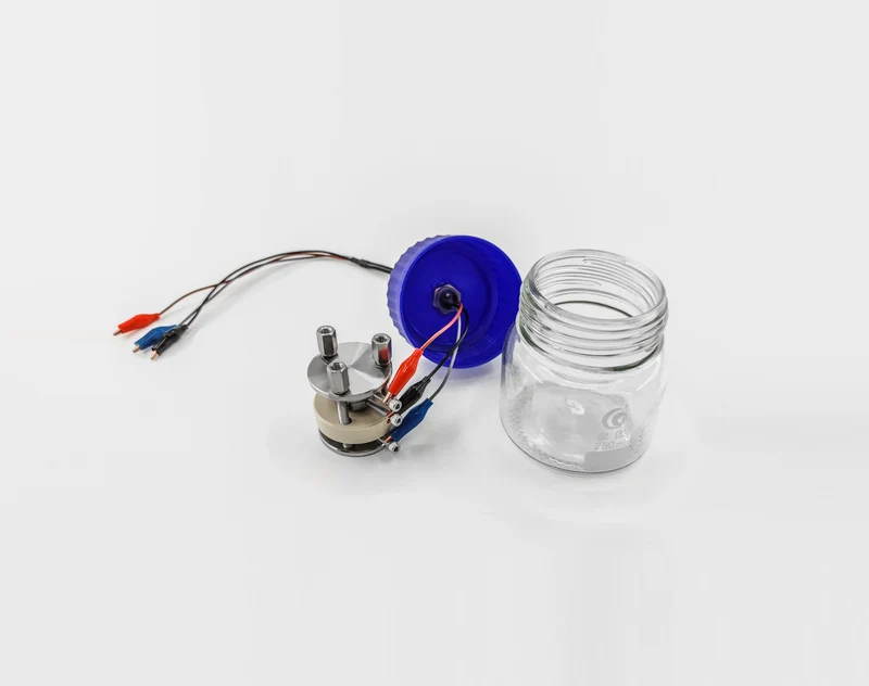 Druckvorrichtung und Prüfzellen-Kit mit Drei-Elektroden-Modus für Festkörperbatterien, Modell GT04