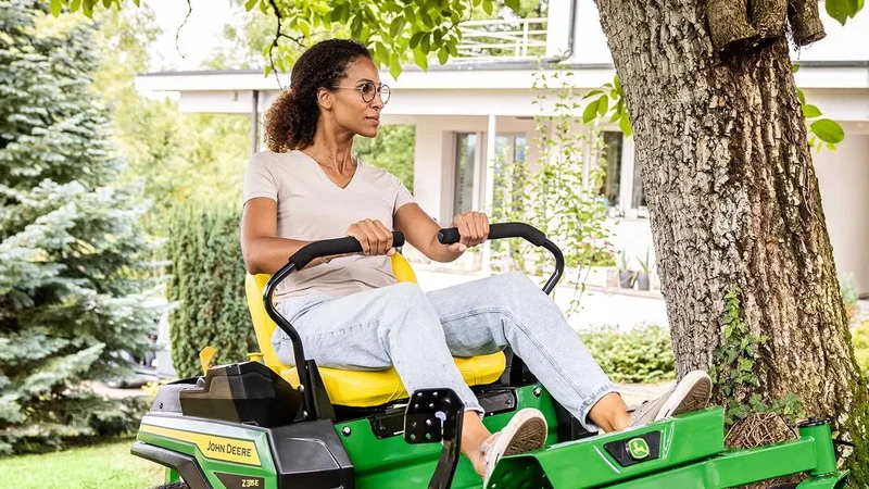 John Deere ZTrak Nullwenderaduismäher Z370R Electric Frühjahrsangebot