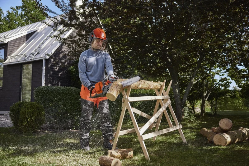 Tolle, neue Husqvarna 240i Akku Kettensäge