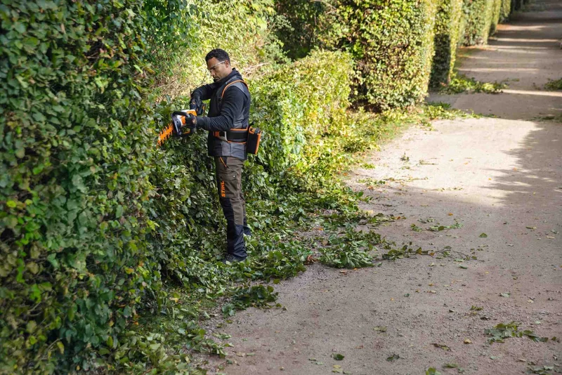 STIHL Akku-Heckenschere HSA 130 R, 60 cm ohne Akku und Ladegerät