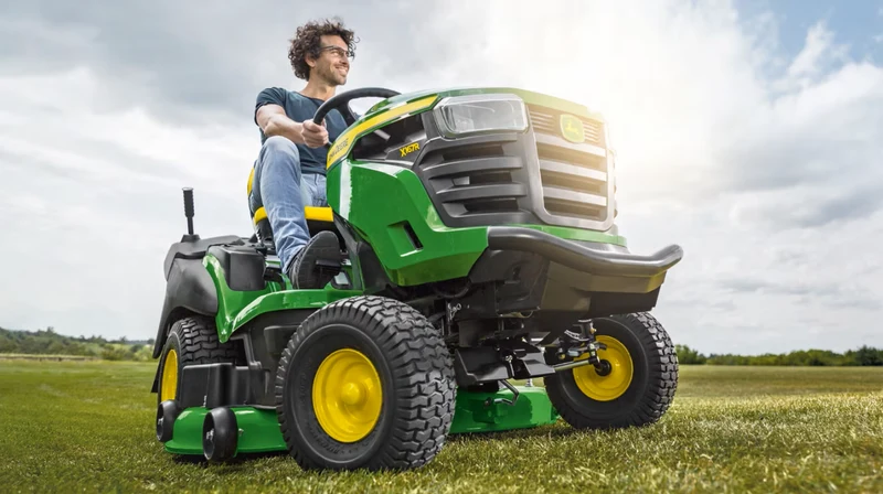 John Deere Rasentraktor X167R