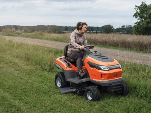 Husqvarna TS 215T Rasentraktor