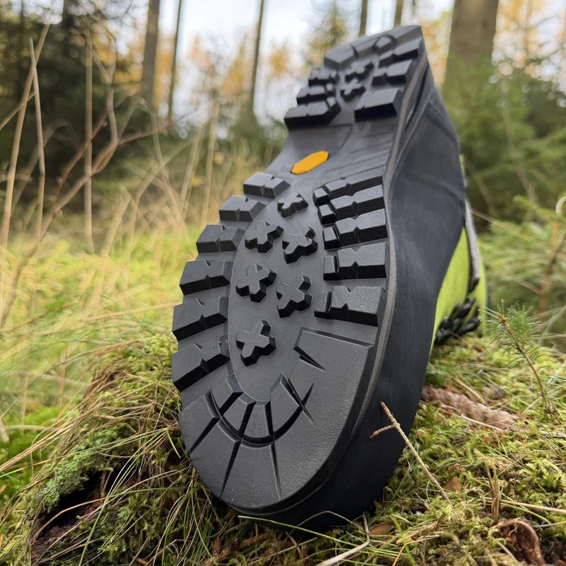 Scafell Lite Schnittschutzstiefel in limettengrün