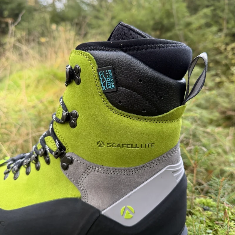 Scafell Lite Schnittschutzstiefel in limettengrün