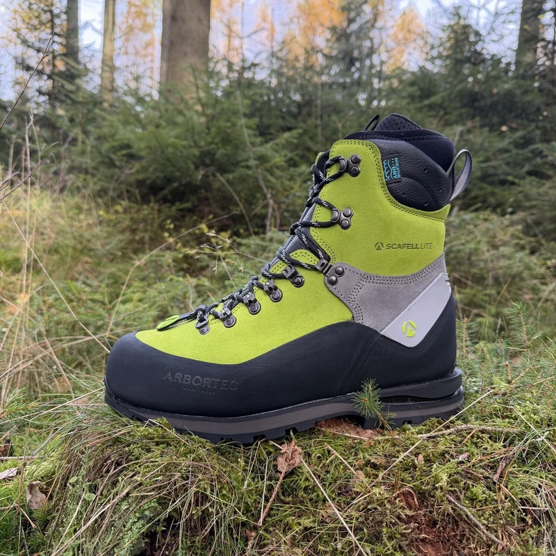 Scafell Lite Schnittschutzstiefel in limettengrün