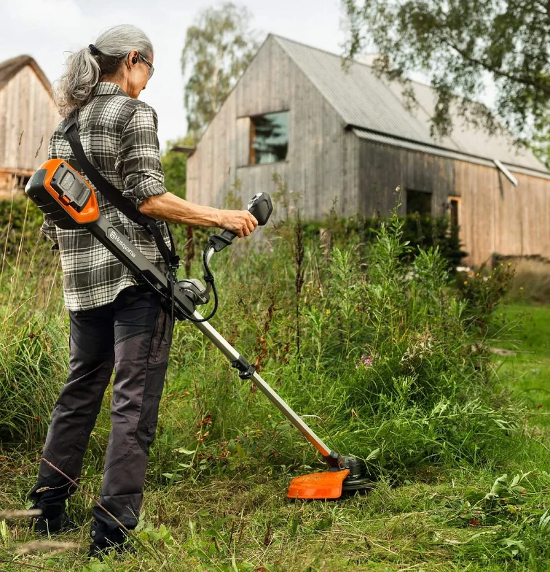 Husqvarna Akku-Motorsense Set 220iR - inkl. Akku B140 + Ladegerät C80