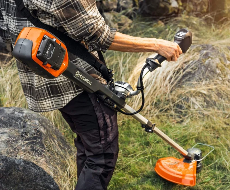 Husqvarna Akku-Motorsense 220iR - ohne Akku und Ladegerät