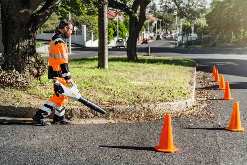 STIHL Akku-Laubbläser BGA 110 - ohne Akku und Ladegerät