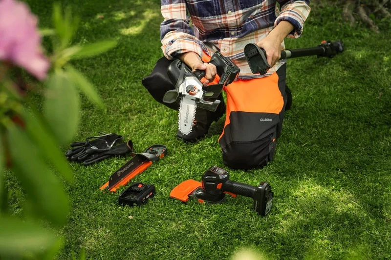 Husqvarna Akku-Astsäge Aspire P8X-P4A mit Akku und Ladegerät