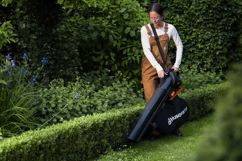 Husqvarna Akku-Laubbläser und -sauger Aspire BVX-P4A mit Akku und Ladegerät