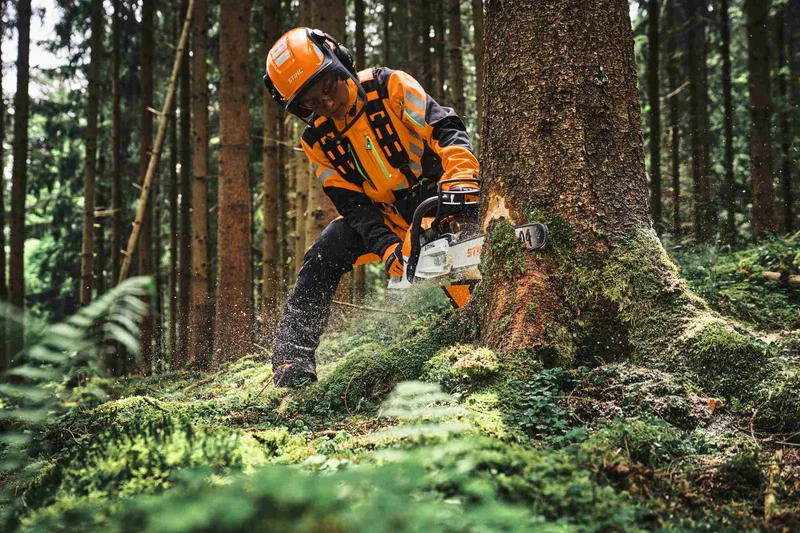 STIHL Profi-Benzin-Motorsäge MS 300 C-M VW, RS Pro, Schienenlänge 35 cm