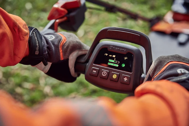 Husqvarna Profi Akku-Rasenmäher LC 551iV ohne Akku und Laderät