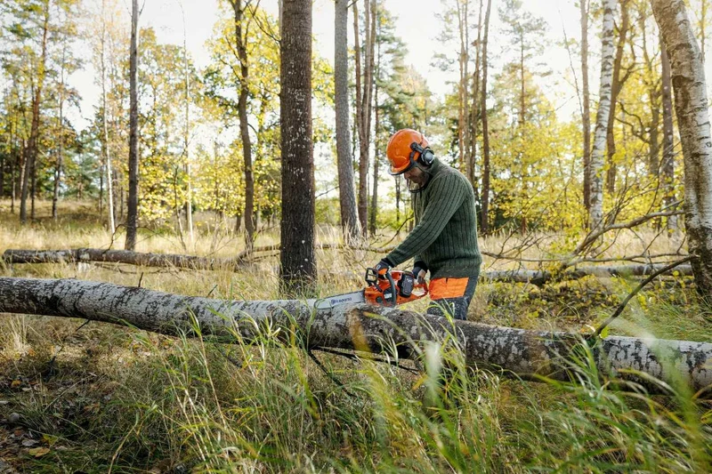 Husqvarna Akku-Motorsäge 340i ohne Akku und Ladegerät