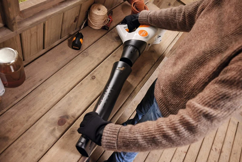 STIHL Akku-Laubbläser BGA 30, mit 2x Akku AS 2 und Ladegerät ALS 31