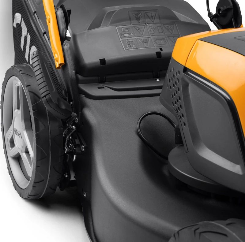 Stiga Akku-Rasenmäher mit Radantrieb Combi 548e S Kit mit 5 Ah Akku und Ladegerät