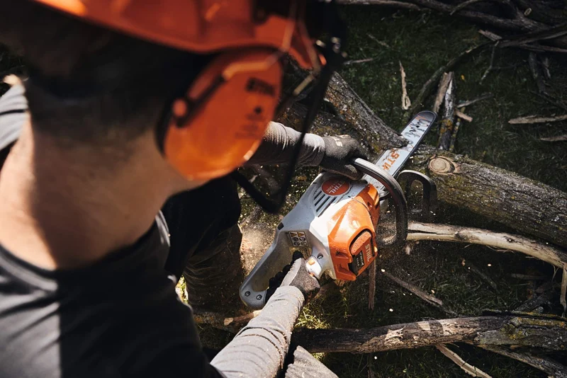 STIHL Akku-Motorsäge MSA 220 C-B 40 cm / 63 PS3 ohne Akku und Ladegerät