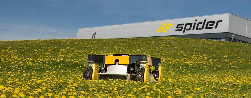 Spider 2SGS SUPERLOW EFI Großflächenmäher und Böschungsmäher ohne Seilwinde, Höhe nur 71 cm, perfekt für Solarpark Pflege
