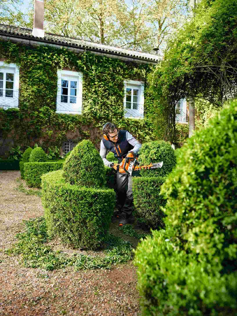 STIHL Benzin-Heckenschere HS 56 C-E, Schnittlänge 60 cm