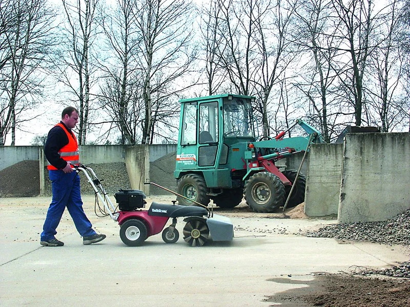 Tielbürger Schmutz- und Schneekehrmaschine tk48 Briggs&Stratton 675 iS
