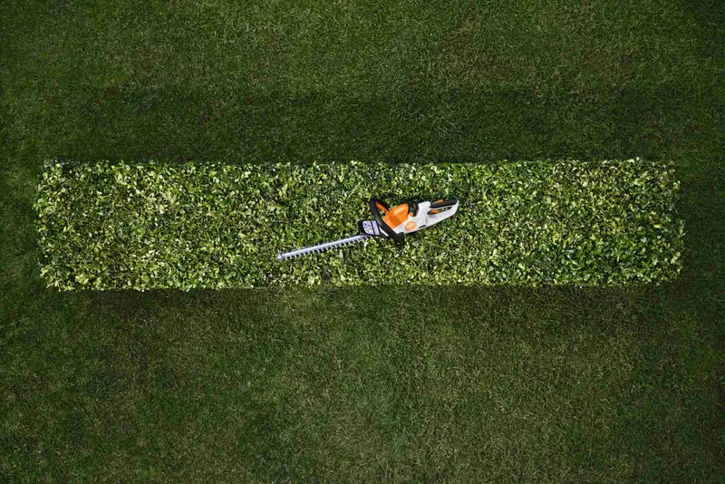 STIHL Akku-Heckenschere HSA 30 ohne Akku und Ladegerät