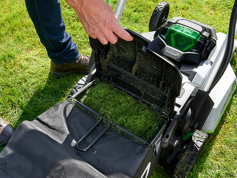 Akku Rasenmäher LM2135E-SP Kit - für Rasenflächen bis 1200 m², Radantrieb