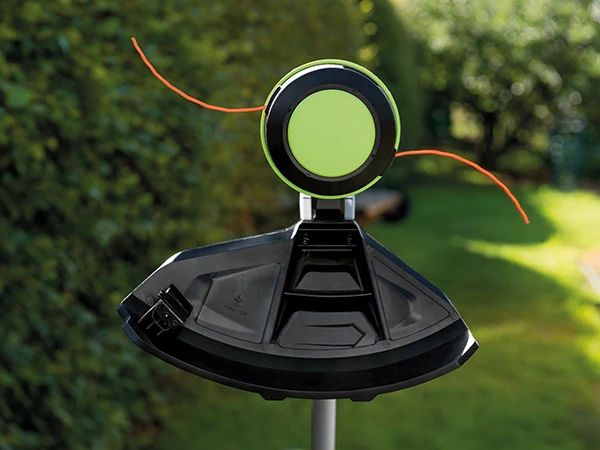 Akku Rasentrimmer ST1400E -ST mit PowerLoad - der wickelt den Faden selbst auf