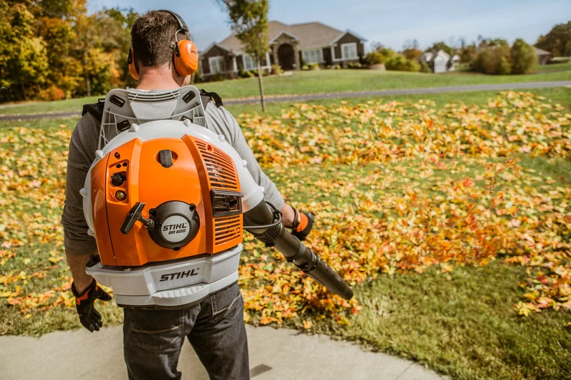 STIHL Benzin-Laubbläser BR600