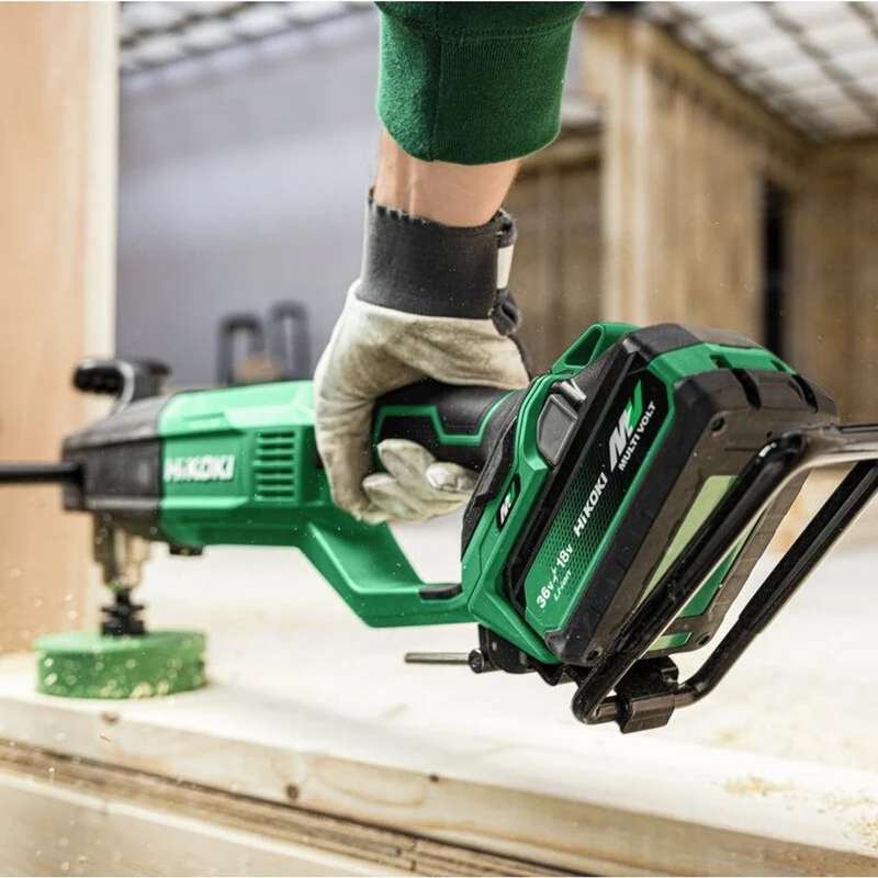 BoosterPack HiKOKI UC18YSL3WJZ 2 MULTI VOLT Batterien BSL36B18X 36V/18V 8Ah/4Ah + Ladegerät