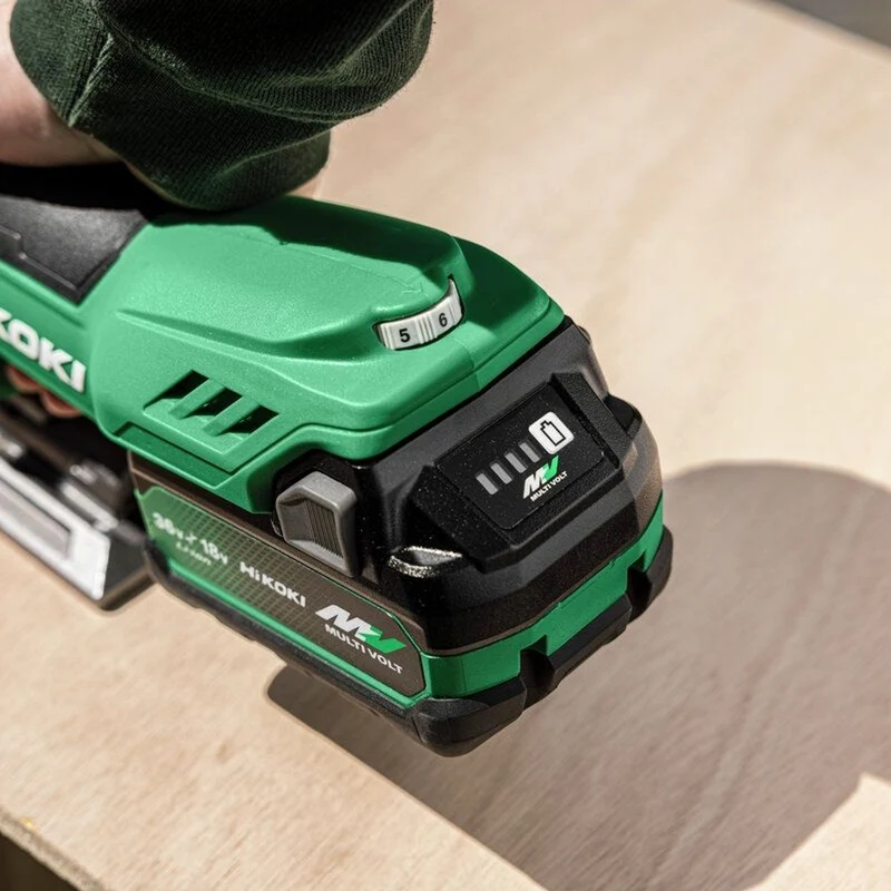 BoosterPack HiKOKI UC18YSL3WHZ 2 Multi-Volt-Batterien BSL36A18X 36V/18V 2,5Ah/5,0Ah + Ladegerät