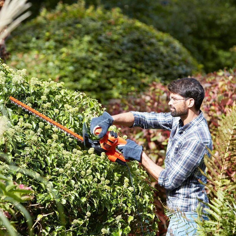 Heckenschere Black+Decker BEHT251-QS 450W