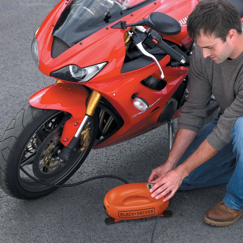 Tragbarer Kompressor Black+Decker ASI200-XJ 12V