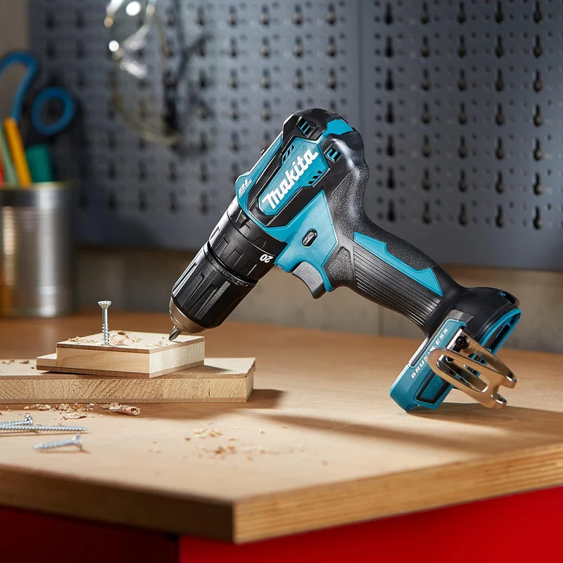 Makita Akkuschrauber Schlagbohrer 18V - 2x Akku + Netzteil DHP483