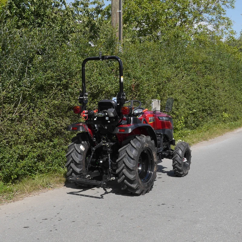 Solis 26 Tiger rot metallic Allrad Traktor